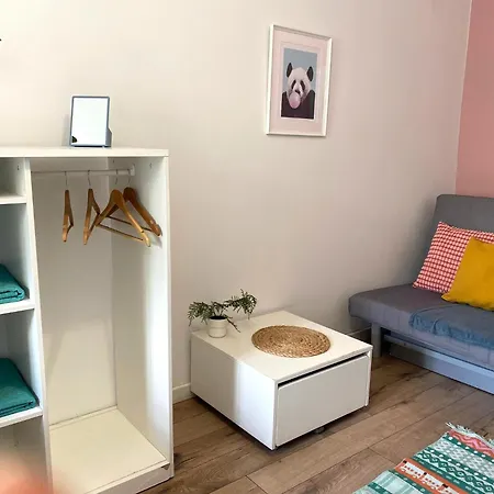 Lemuria Szkolna Centrum 旅馆 莱格尼察