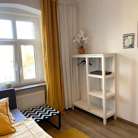 Hostel Lemuria Szkolna Centrum *