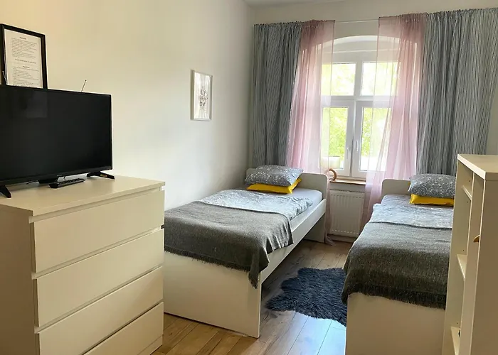 Hostel Lemuria Szkolna Centrum *